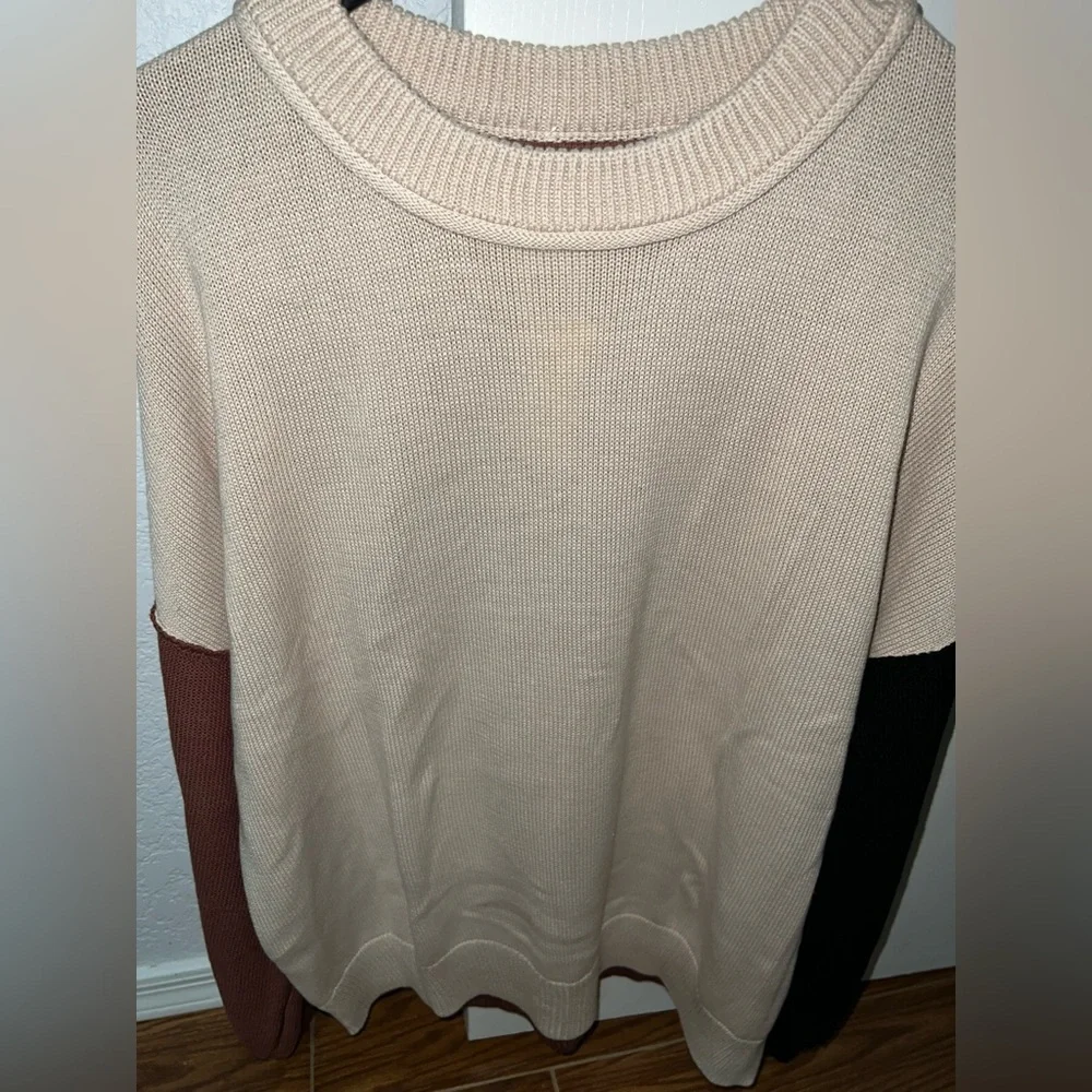Sweater - Picture 2 of 9